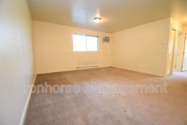 807 W Villard St Unit #15