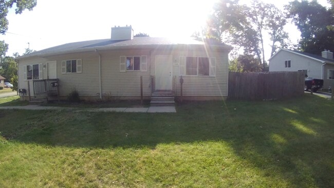 Building Photo - 242 Spartan Ave Rental