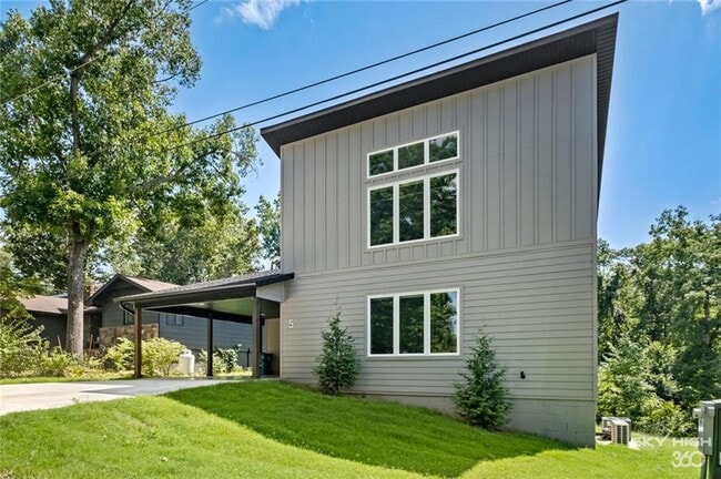 Photo - 5 Blandford Ln