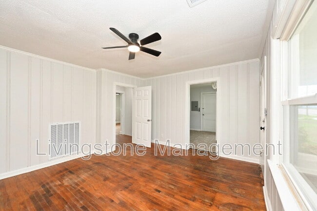 Photo - 872 W Albert Gallatin Ave