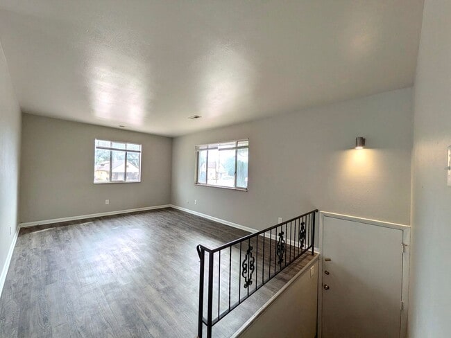 Photo - 1113 W Arroyo Ave Unit 1