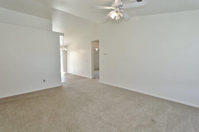 Photo - 3721 Pierre Ave Casa