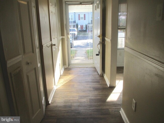 Photo - 21 Van Horn Pl