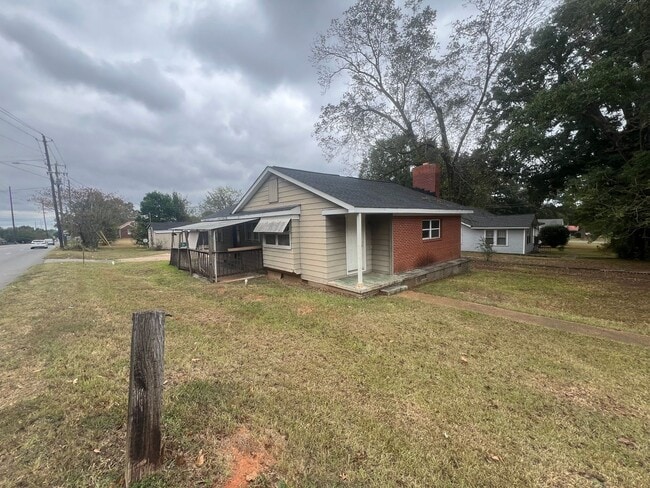 Photo - 3 bedroom 1 bathroom single level home