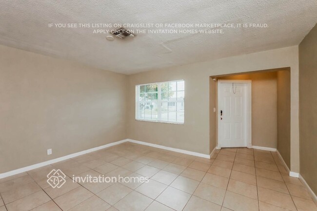 Photo - 3921 NW 4th Ct