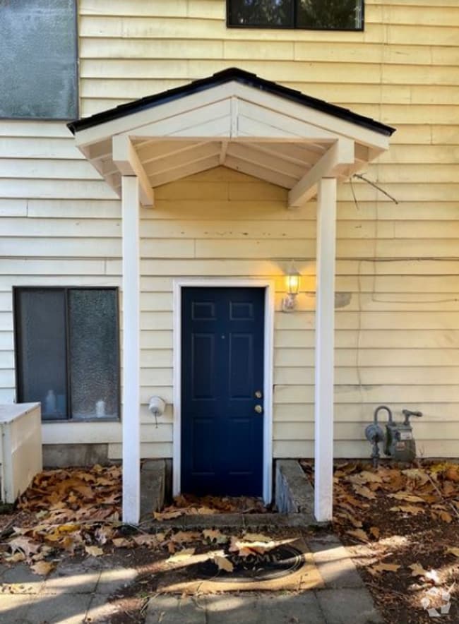 Building Photo - Furnished 2BD/1BTH Rental