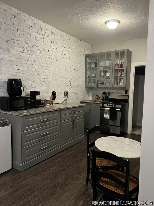 Photo - 40 Anderson St Unit 4