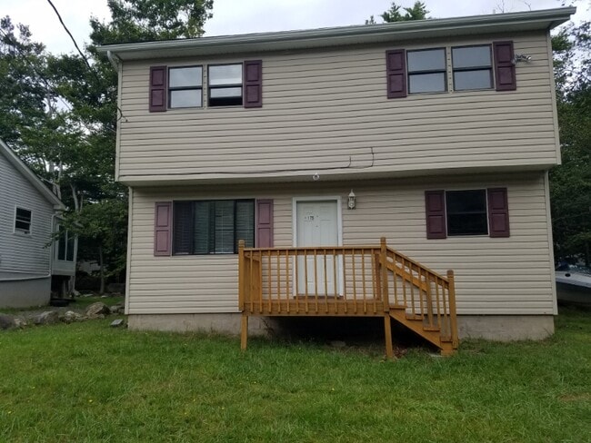 Photo - 1546 Black Birch Way House