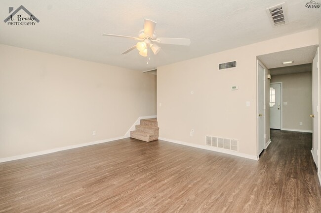 Photo - 1215 N Pacific Ave