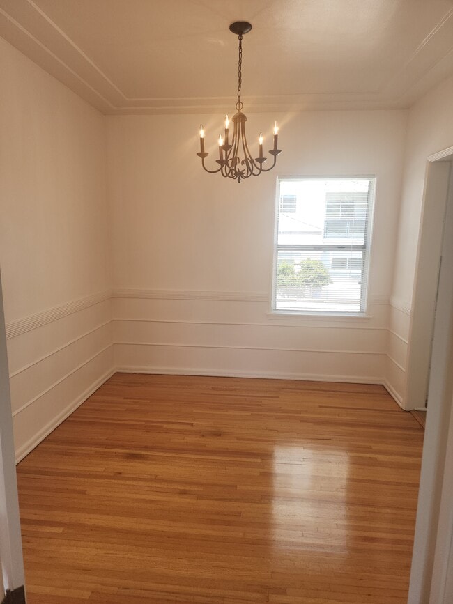 Building Photo - 447 N Oakhurst Dr Unit E Rental