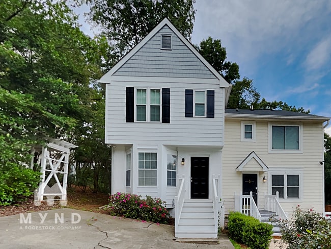 Photo - 5210 Laurel Bridge Dr SE