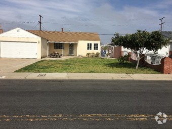 Photo - 8819 Kittyhawk Ave House