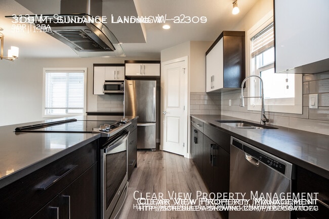 Photo - Stylish and contemporary townhouse 3 bed, 1.5 bath! ??Showings at (403) 308-0332??