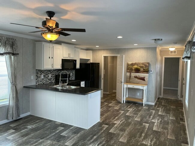 Photo - 145 Del Ct E