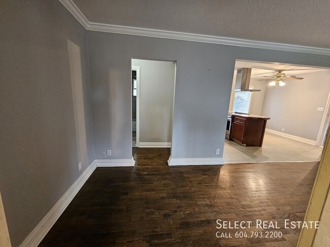 Photo - 7816 Taulbut St