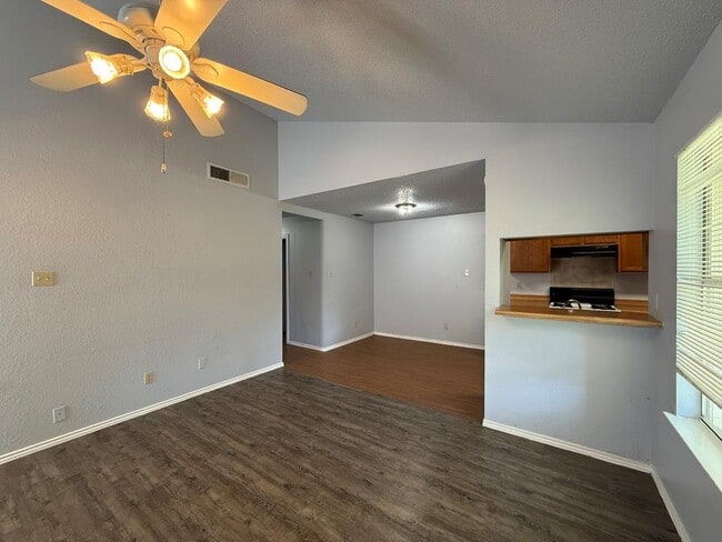 Photo - 1200 Orchard Park Cir