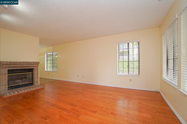 Photo - 1003 Devonwood Townhome