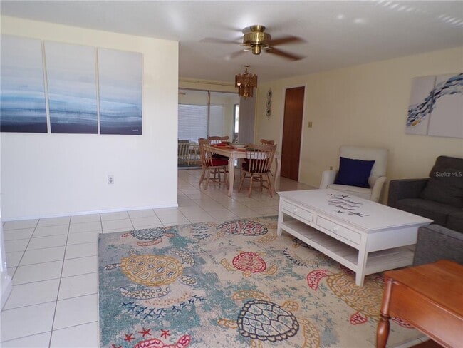 Photo - 772 S Ellicott Cir