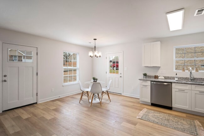 Photo - 7221 Howard Bennett Way