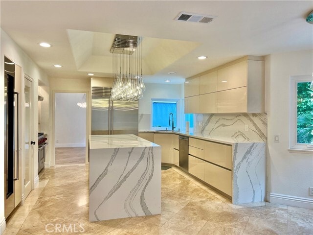 Building Photo - 26612 Royale Dr