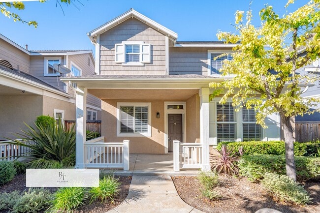 Building Photo - Beautiful 3BR Cape Cod Home w/ 2-Car Garage & Private Yard in Aliso Viejo