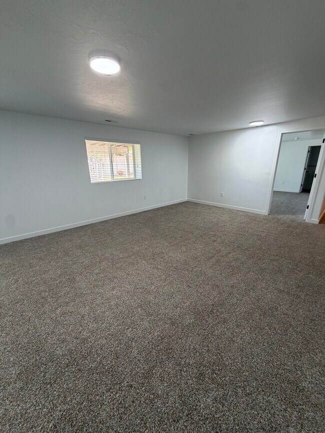 Photo - 343 E 6725 S Unidad Basement Apartment