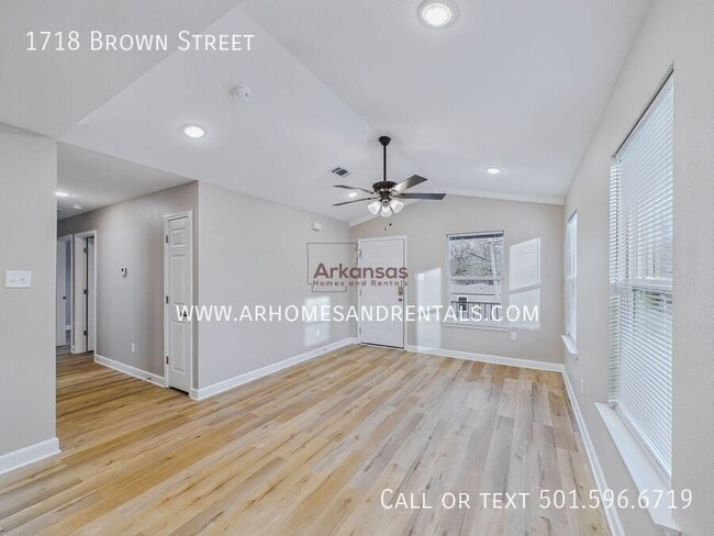 Photo - 1718 Brown St