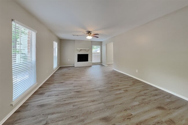 Photo - 11 Fiddleleaf Ct