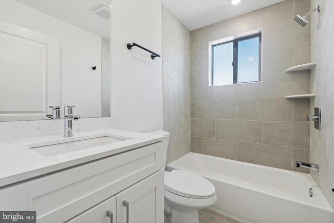 Photo - 2401 N 2nd St Unit F2