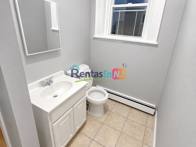 Photo - 151 Parker St Unidad 7