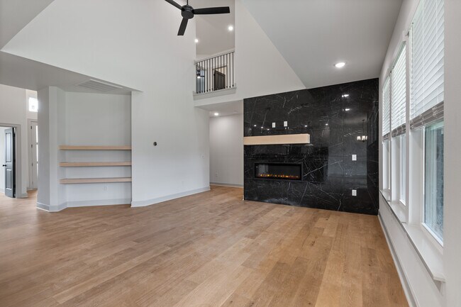 Photo - 1081 Whistler St