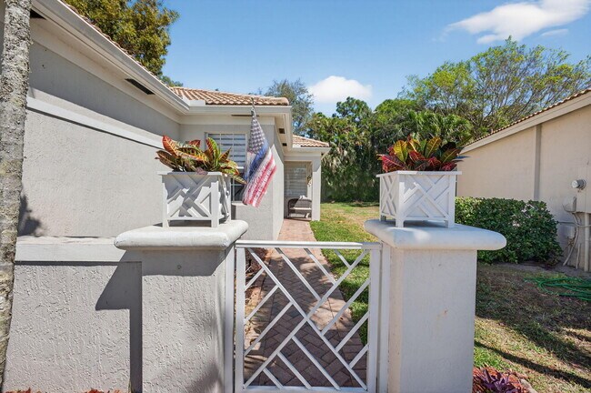 Photo - 6689 Southport Dr