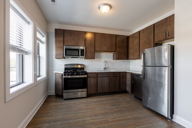Photo - 3407 W Fullerton Ave Unit 3
