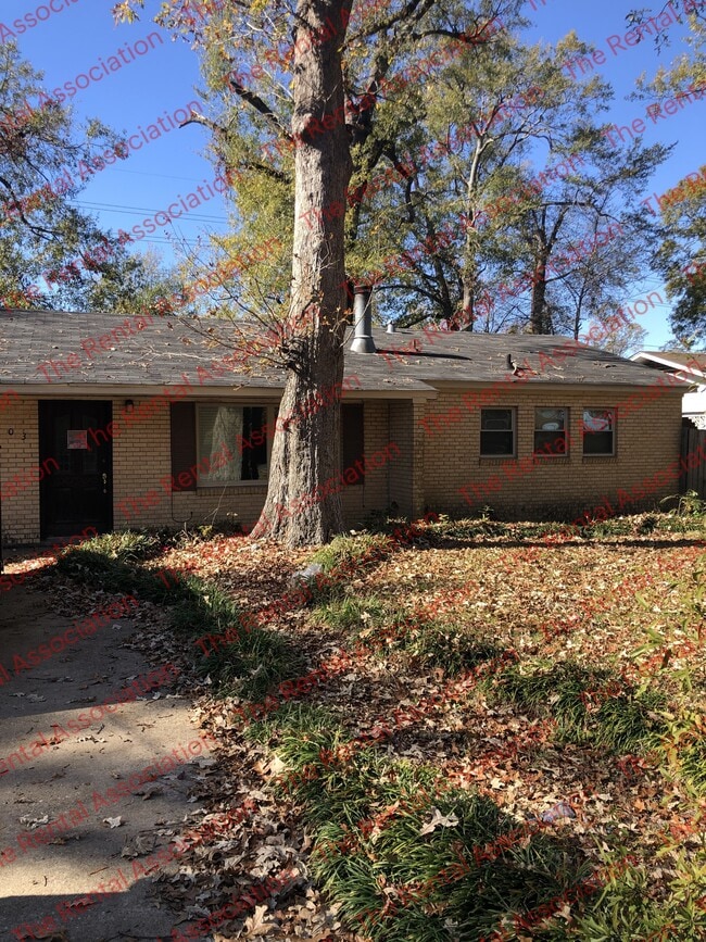 Building Photo - 1503 West Ave Rental