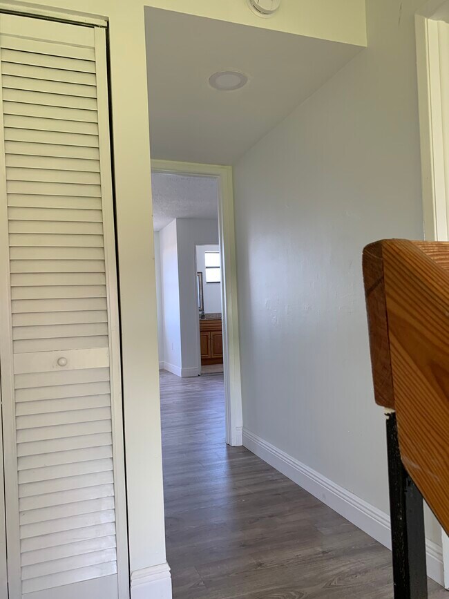 Photo - 281 W Park Dr