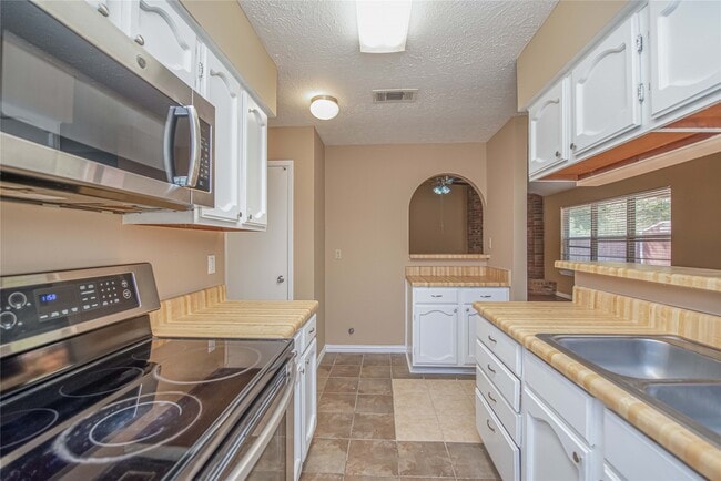 Photo - 16778 Glen Eagle Dr N