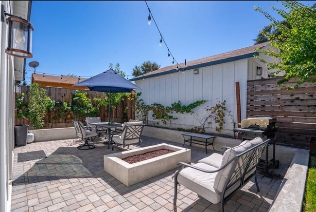 Photo - 2 bedroom 1 bath Unit 2130 Vine St  A