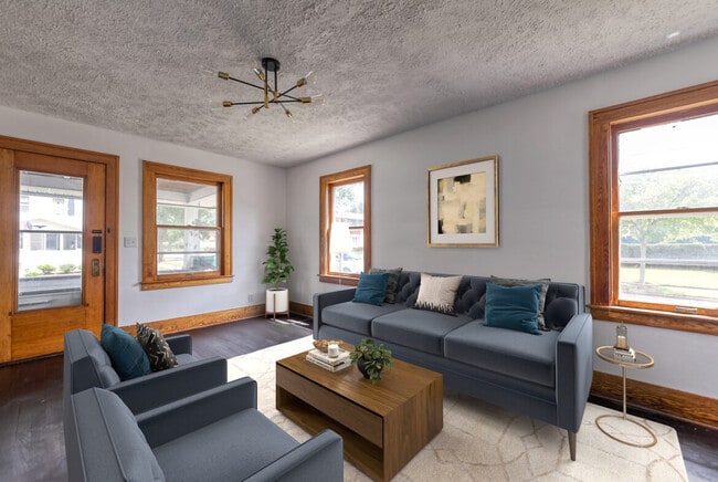Photo - 2420 Maplewood Ave