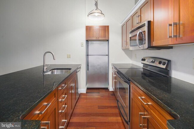 Photo - 2429 Locust St Unit 213