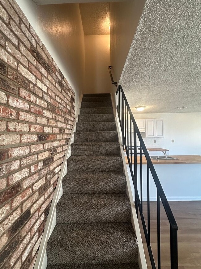 Photo - Zanetta Dr. (3057) Unit B