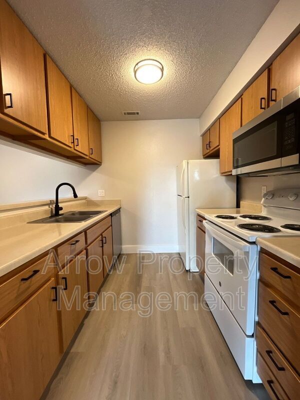 Photo - 2330 N 44th St Unidad 12