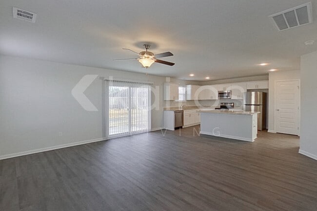 Photo - 301 Hemlock Ct