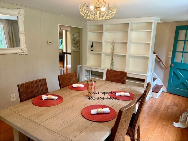 ~Comedor - 365 Woodville Rd