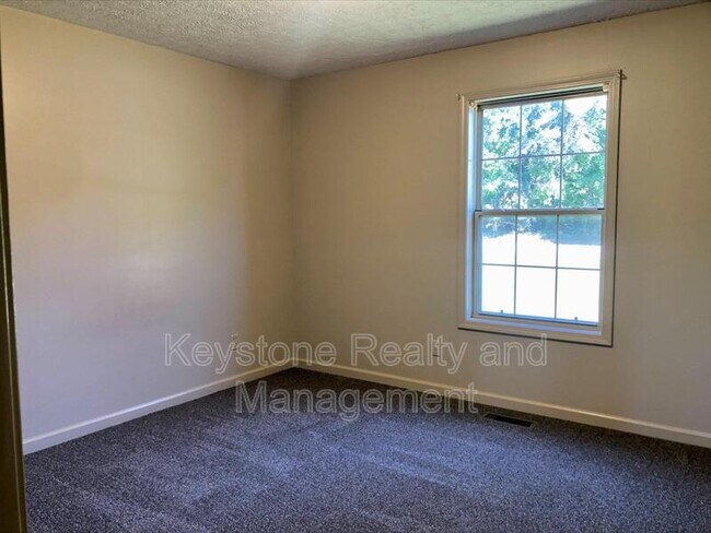 5869 Julien Rd