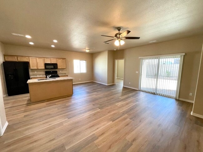 Photo - Beautiful 4 Bedroom Home in Kingman Crossing Community.