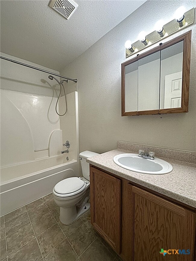 Building Photo - 402 Veterans Ave Unit C