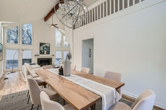 Photo - 4438 Glengary Dr NE