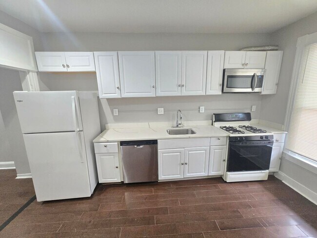 Photo - 402 N Curley St