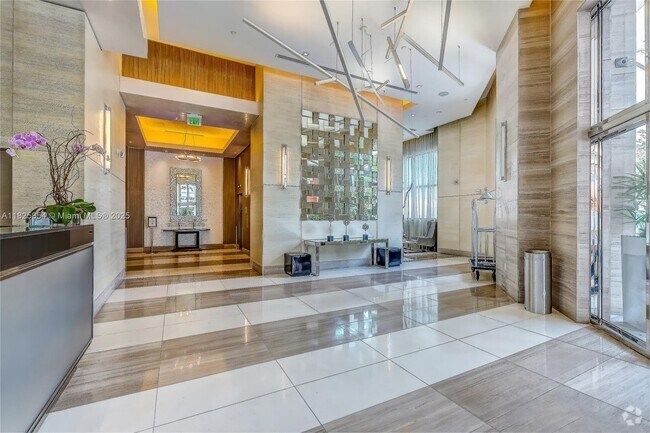 Building Photo - 999 SW 1st Ave Unit 1712 Rental