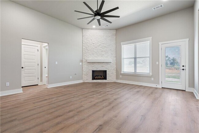 Photo - 7006 Orange Ave